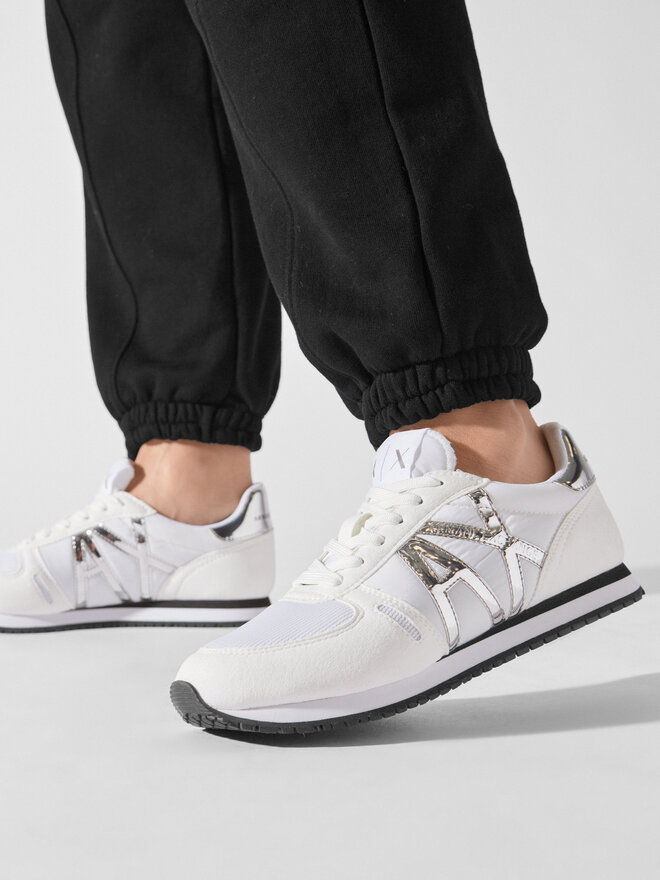 Armani Exchange Sneakersy Armani Exchange XDX031 XV137 M696 Biały