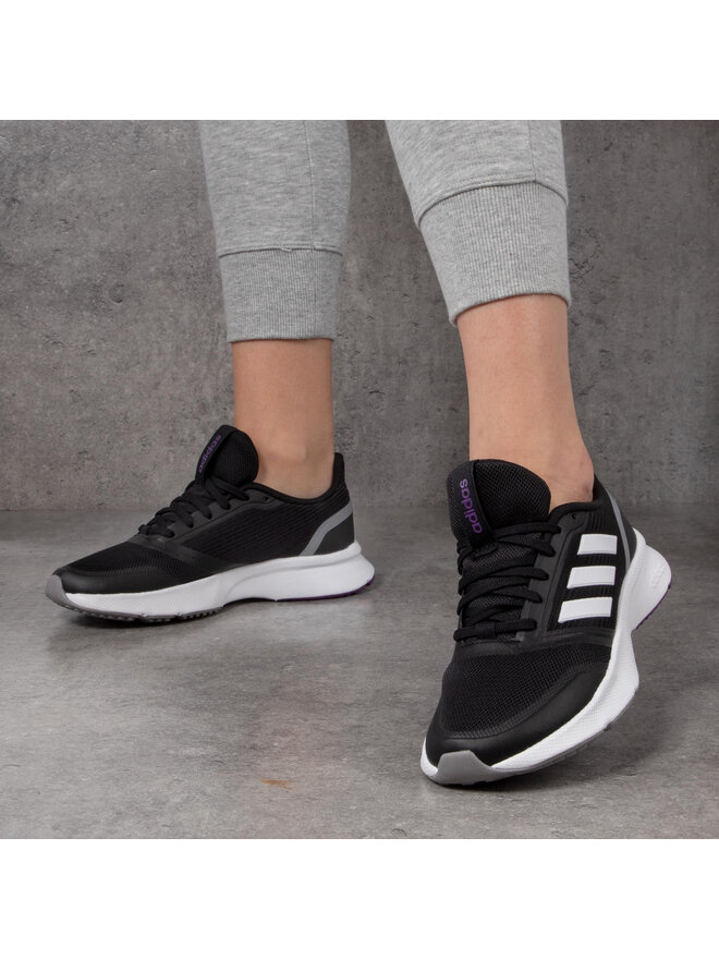 Взуття для бігу adidas Nova Flow EH1377 Чорний | evzuttya.com.ua