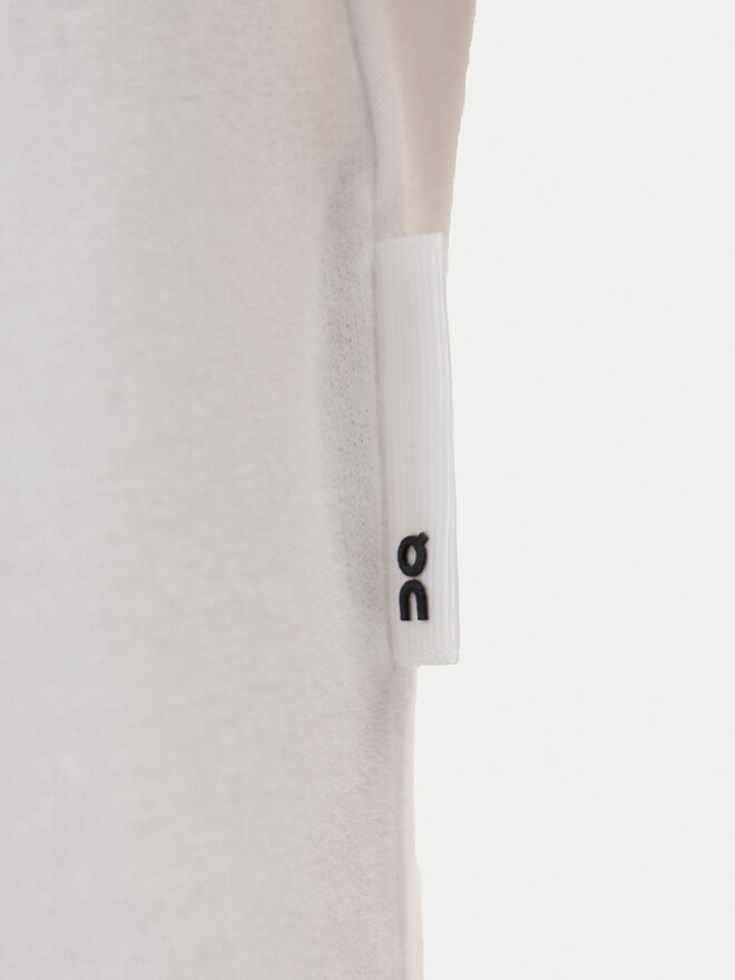 On On Camiseta Club-T 1ME1005 Blanco Relaxed Fit