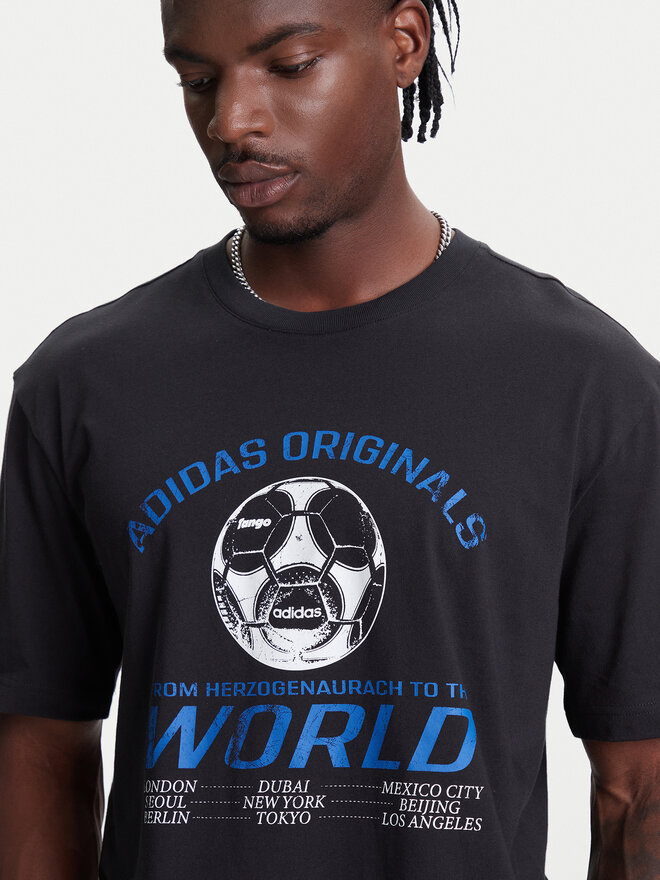 adidas adidas T-Shirt 90s Football Graphic JX3064 Μαύρο Regular Fit