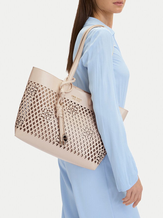 Nine West Handtasche Nine West CEO-Bleeker Petal-LDA8699A Creme