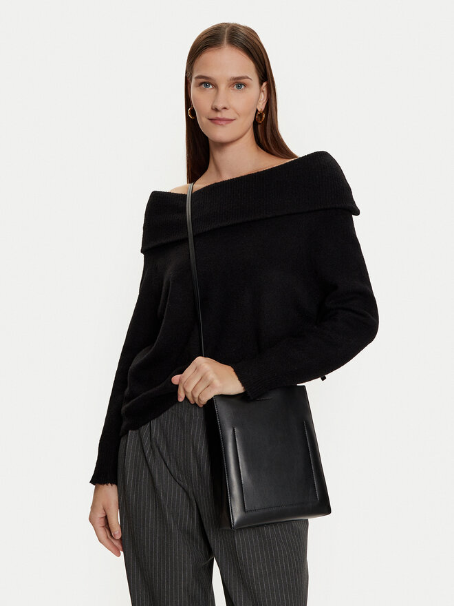 Calvin Klein Ročna torba Calvin Klein Line Ns Crossbody Lth Bag LV04F3005G Črna