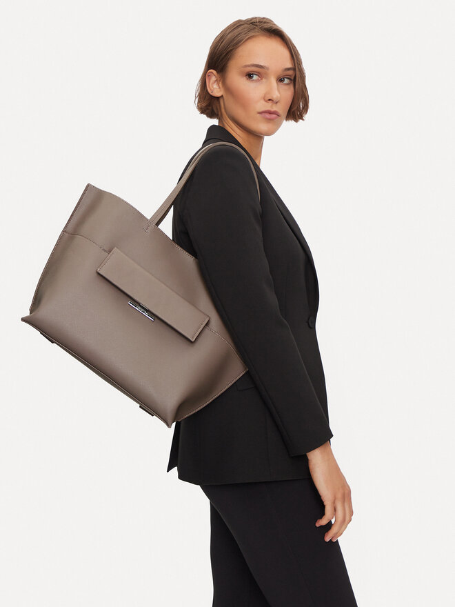 Calvin Klein Сумка Calvin Klein Linear K60K612556 Бежевий