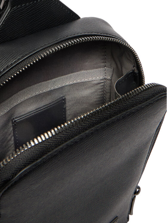 Calvin Klein Мъжка чантичка Calvin Klein Emblem Hw Sling LV04D3292G Черен