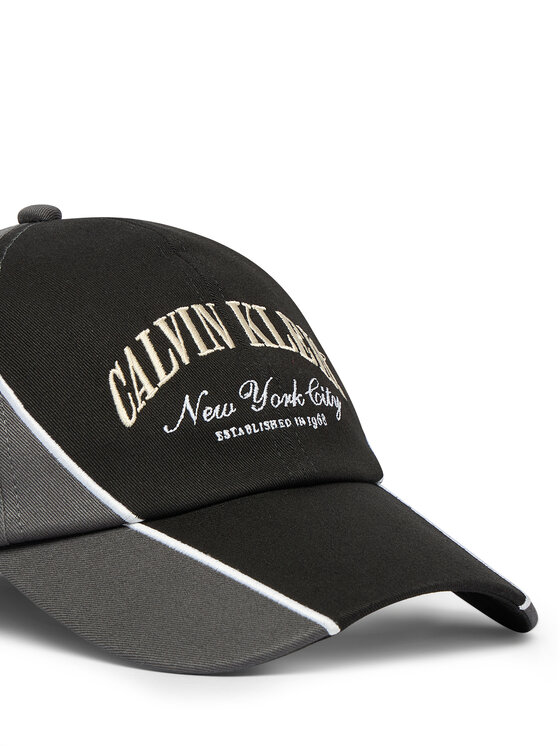 Calvin Klein Kapa s šiltom Calvin Klein Two Tone Seasonal Graphic Cap LV04D5088G Črna