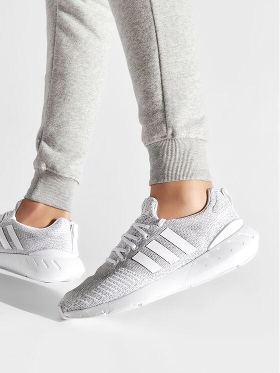 adidas Снікерcи adidas Swift Run 22 GZ3499 Сірий
