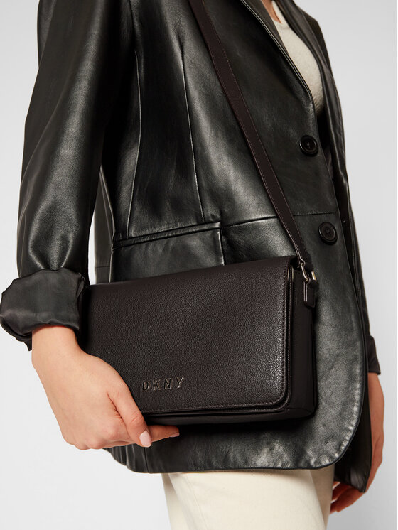 DKNY Kabelka DKNY Clara Flp Shldr Pebb R933AD83 Hnedá