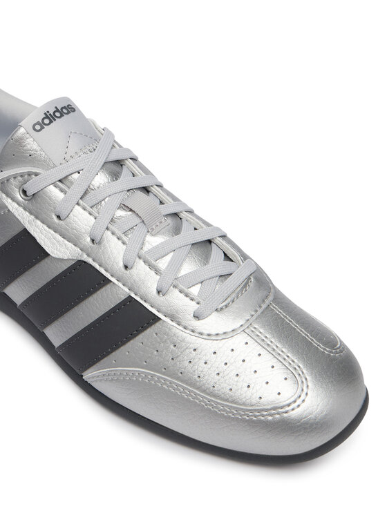 adidas Снікерcи adidas Barreda Lo HQ7384 Срібний