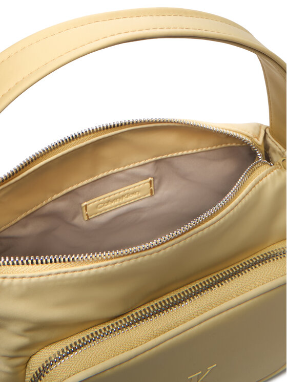 Calvin Klein Ročna torba Calvin Klein Pocket Nylon Bag W/Strap LV04F3132G Rumena