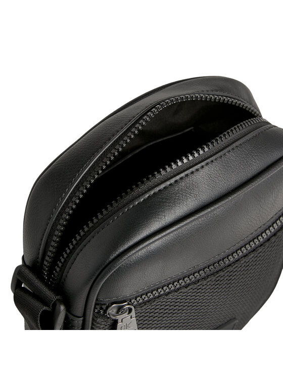 Calvin Klein Jeans Torbica za okrog pasu Calvin Klein Jeans Tagged Square Camera Bag18 K50K511779 Črna