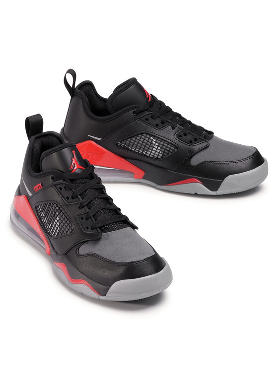 Nike Încălțăminte pentru baschet Nike Jordan Mars 270 Low CK1196 001 Negru