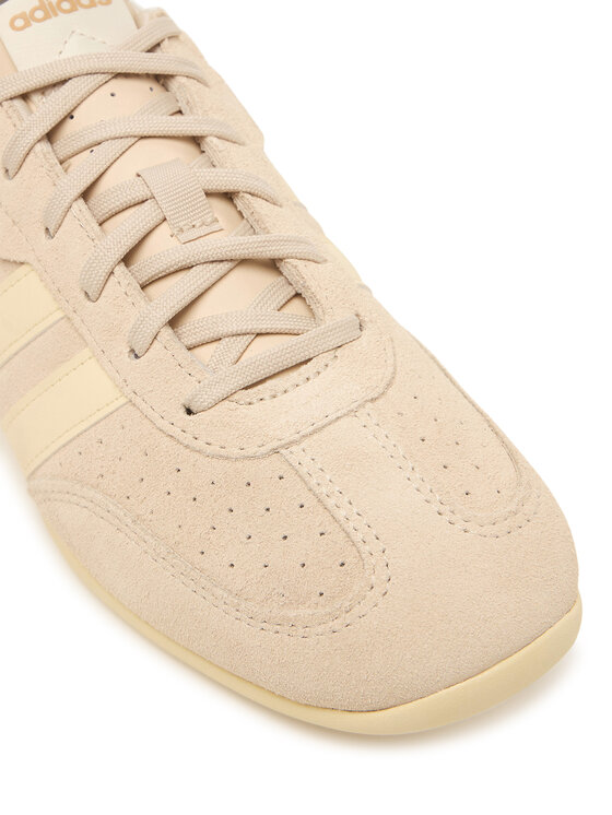 adidas Снікерcи adidas Barreda Lo Shoes KJ4747 Світло-бежевий