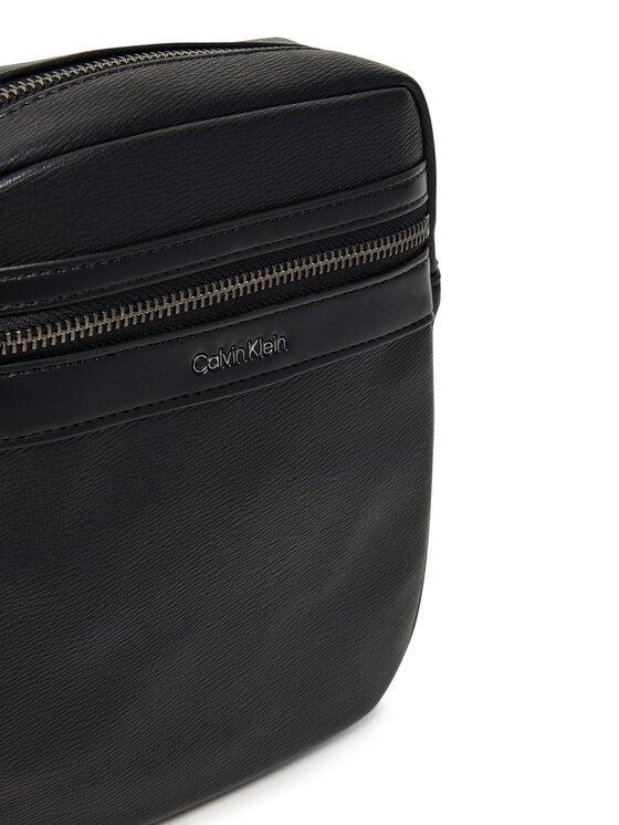 Calvin Klein Brašna Calvin Klein Zip Reporter LV04D3264G Černá