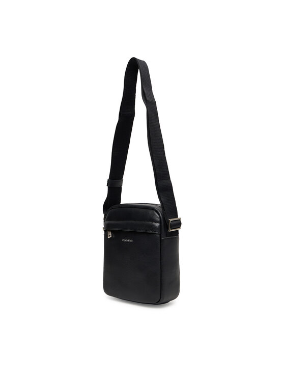 Calvin Klein Saszetka Calvin Klein Raised Reporter LV04D3160G Czarny