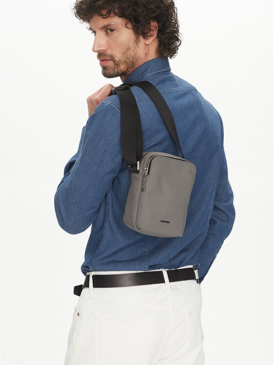 Calvin Klein Geantă crossover Calvin Klein Business Tech Reporter Xs K50K512888 Gri
