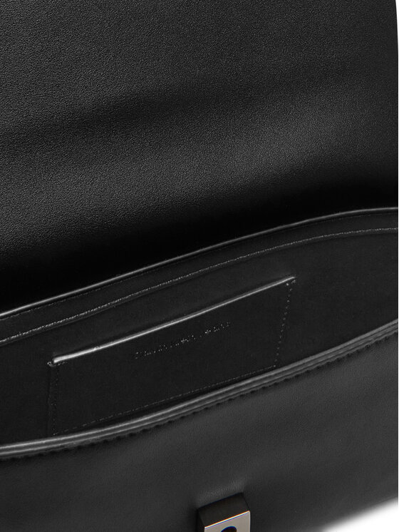 Calvin Klein Jeans Táska Calvin Klein Jeans Sculpted Flap Shoulder Pouch LV04K3148G Fekete