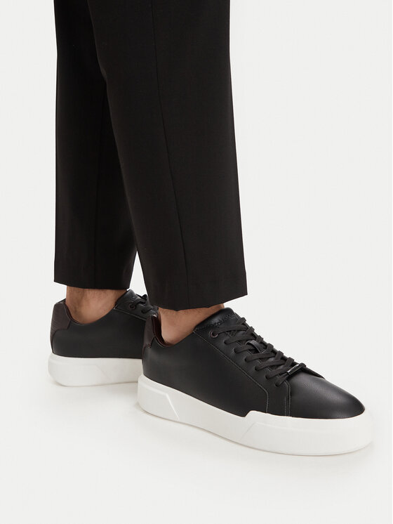 Calvin Klein Snīkeri Calvin Klein Chunky Cupsole Laceup Clean Lth HM0HM02239 Melns