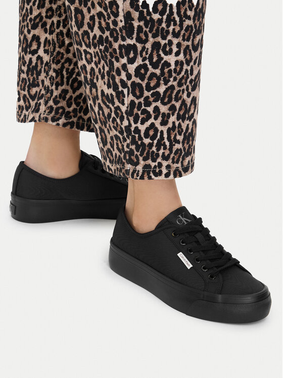 Calvin Klein Snīkeri Calvin Klein Vulc Flatform Lace Up Moire YW0YW02012 Melns