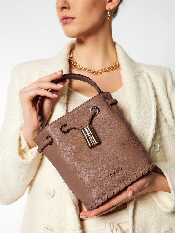 DKNY Сумка DKNY Winnie Sm Bucket R02JUI94 Коричневий