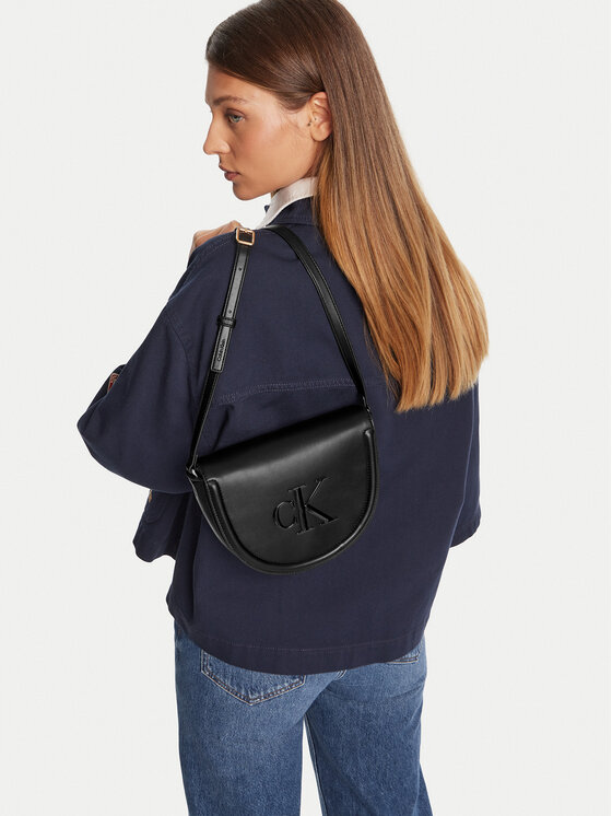 Calvin Klein Kabelka Calvin Klein Bold Ck Saddle Crossbody LV04F3221G Čierna