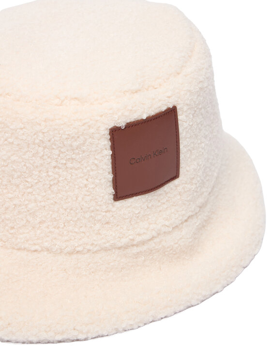 Calvin Klein Kapelusz Calvin Klein All-Over Sherpa W/ Patch Bucket LV04F5097G Kremowy