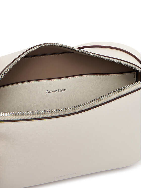 Calvin Klein Torebka Calvin Klein Foil Logo Elongated Camera Bag LV04F3276G Biały
