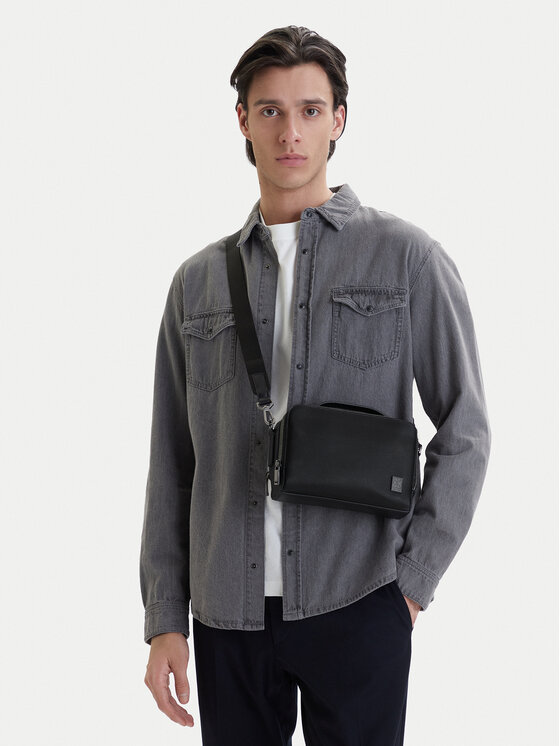 Calvin Klein Torbica za okrog pasu Calvin Klein Emblem Hw Camera Bag LV04D3291G Črna