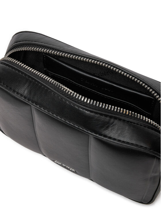 Calvin Klein Ročna torba Calvin Klein Line Quilt Camera Bag K60K613076 Črna