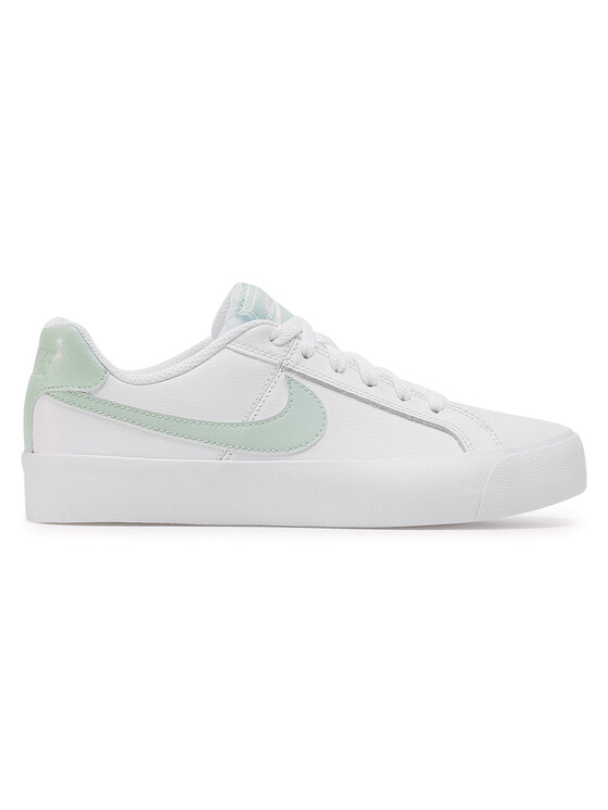 Nike Сникърси Nike Court Royale Ac AO2810 111 Бял