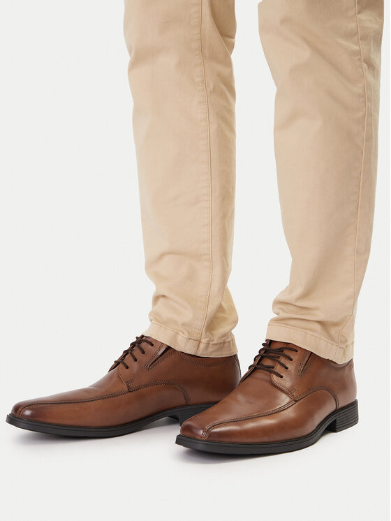 Clarks Туфлі Clarks Tilden Walk 261300957 Коричневий