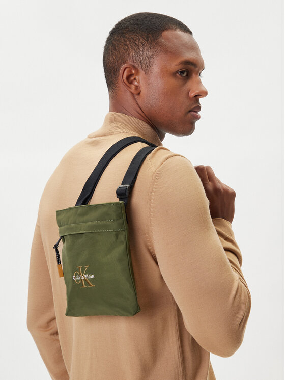 Calvin Klein Taška cez rameno Calvin Klein Bold Flatpack LV04D3178G Zelená