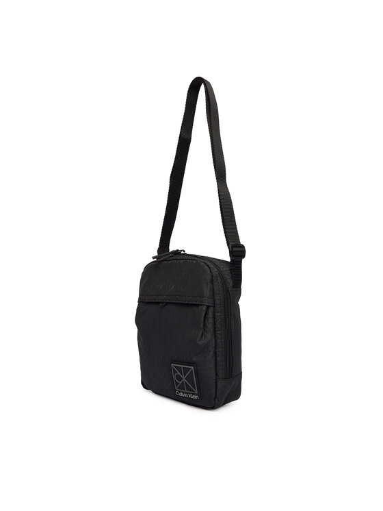 Calvin Klein Мъжка чантичка Calvin Klein Utility Emblem Reporter LV04D3303G Черен