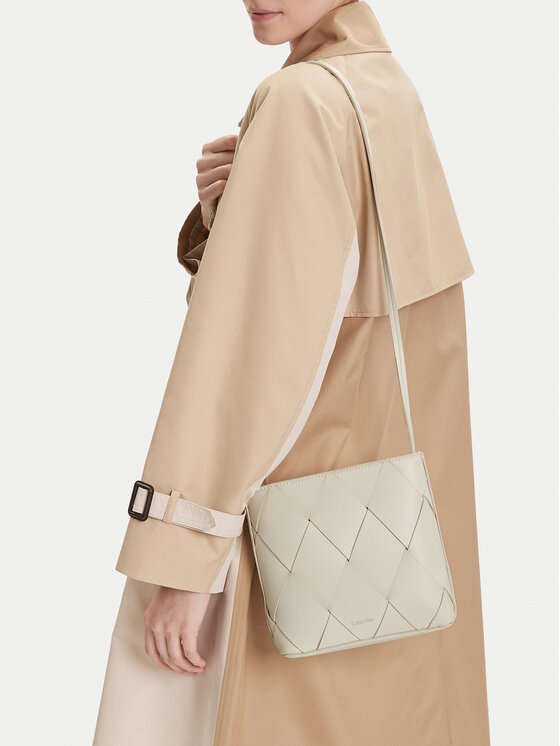 Calvin Klein Kabelka Calvin Klein Ck Woven Square Crossbody K60K612991 Biela