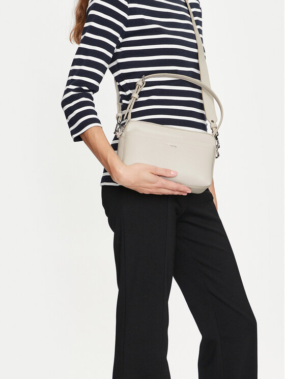 Calvin Klein Torebka Calvin Klein Ck Must Convertible Camera Bag K60K612280 Beżowy
