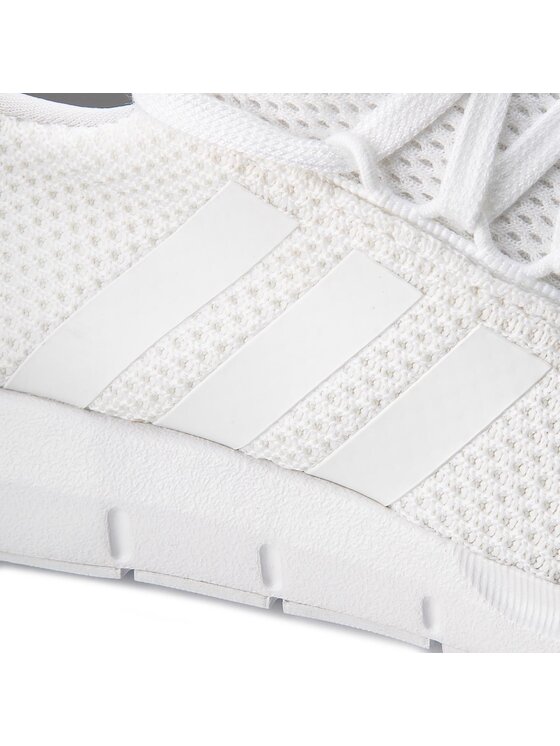 adidas Снікерcи adidas Swift Run B37725 Білий