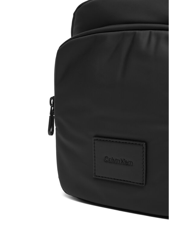 Calvin Klein Torbica za okrog pasu Calvin Klein Puffer Utility Reporter LV04D3200G Črna