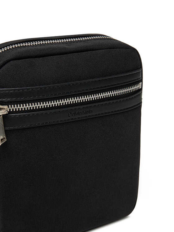 Calvin Klein Maža rankinė Calvin Klein Contrast Reporter LV04D3175G Juoda
