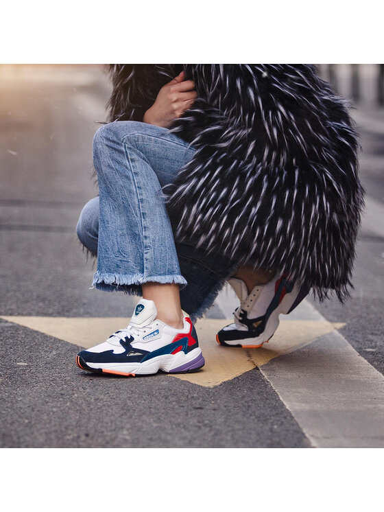 adidas Снікерcи adidas Falcon W CG6246 Білий
