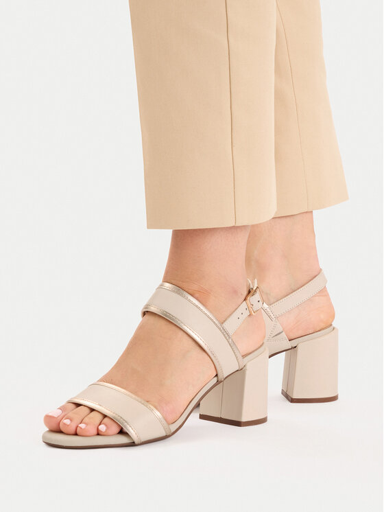Clarks Sandali Clarks Ezoria Sling 26181301 Bež