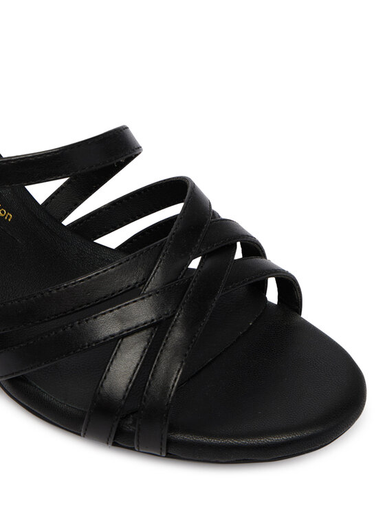 Clarks Босоніжки Clarks Ezoria Strap 26185893 Чорний