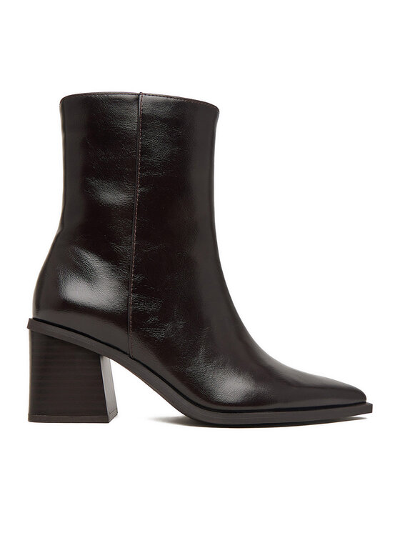 Botek na obcasie pokazany z boku.