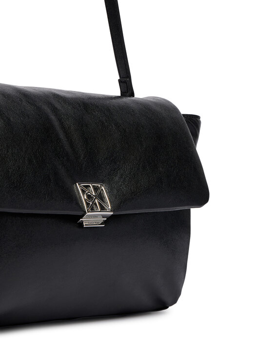 Calvin Klein Torebka Calvin Klein Emblem Hw Padded Satchel LV04F3615G Czarny