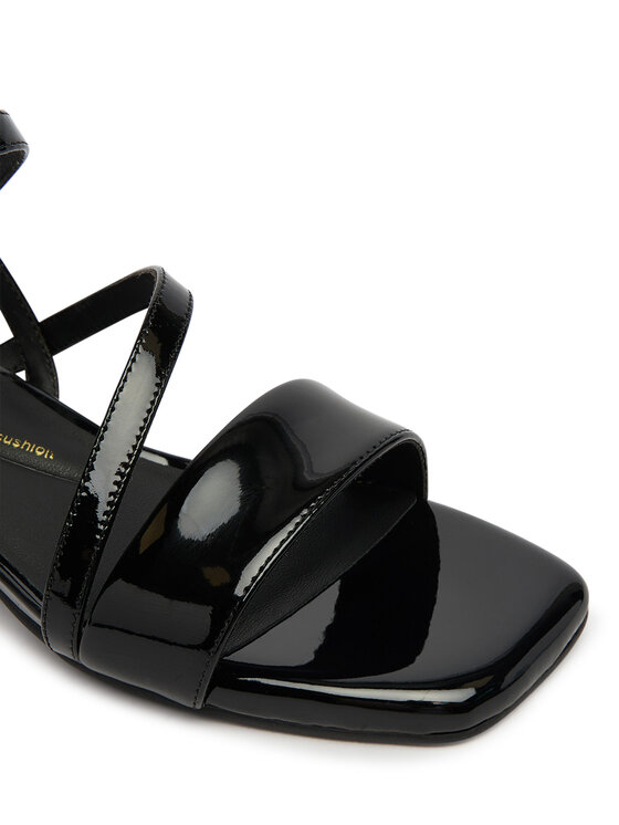 Clarks Босоніжки Clarks Serina35 Strap 26186117 Чорний