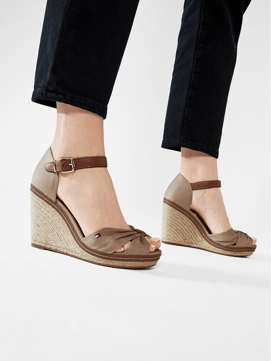 Tommy Hilfiger Espadrilles Tommy Hilfiger Iconic Elena Sandal FW0FW00905 Brūns