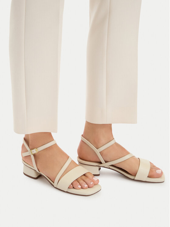Clarks Босоніжки Clarks Serina35 Strap 26186118 Écru