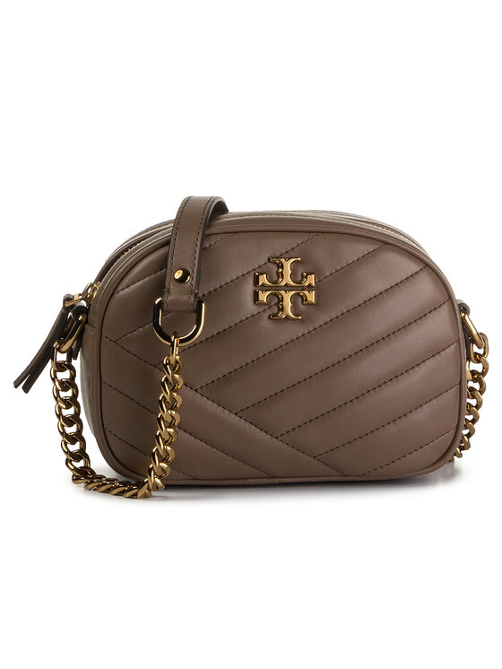 Tory Burch Ročna torba Tory Burch Kira Chevron Small Camera Bag 60227 Rjava