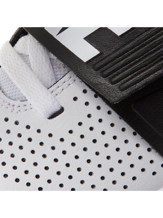 Nike Košarkaška obuća Nike Team Hustle D 8 (GS) 881941 100 Bijela