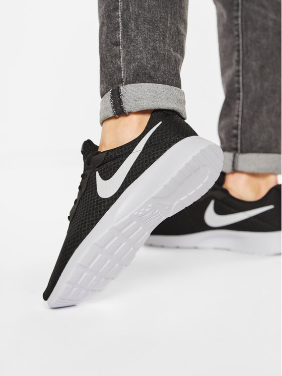 Nike Снікерcи Nike Tanjun 812654 011 Чорний
