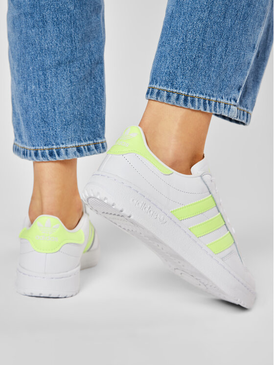 adidas Снікерcи adidas Team Court W FW5072 Білий