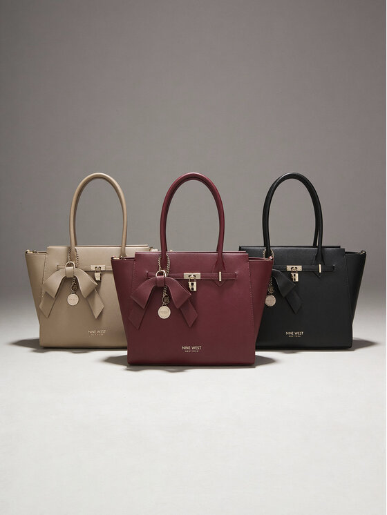 Nine West Сумка Nine West CEO-Chelsea-Charm-III-LX10186 Чорний